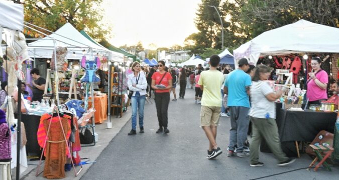 La Feria del Trabajador se vivió a pleno en el Parque Lineal Sur