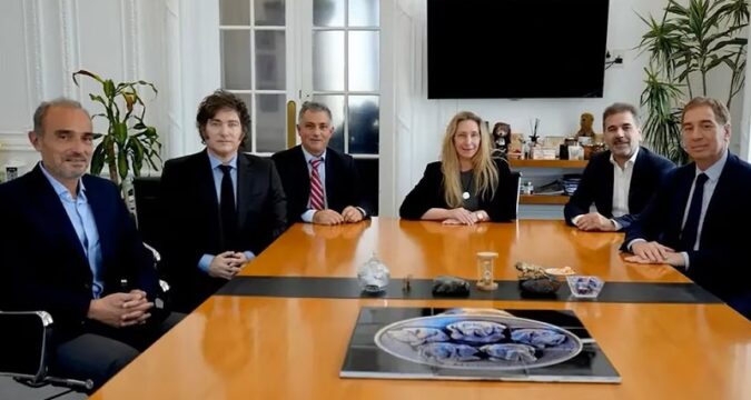 Gobierno busca consolidar alianza con sectores del PRO en Buenos Aires tras victoria electoral