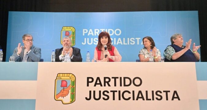Sin Cristina Kirchner y con Axel Kicillof en duda, el PJ se reúne este martes en un congreso virtual