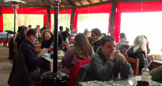 Puerto Sánchez tuvo gran concurrencia de turistas durante el fin de semana largo