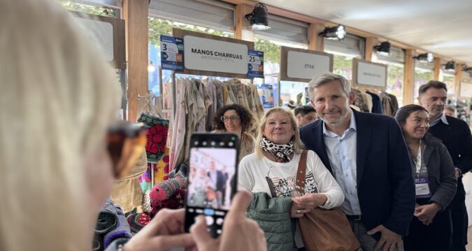 Frigerio estuvo en la Exposición Rural y dialogó con productores y expositores