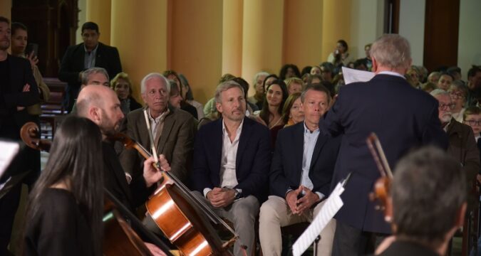 Frigerio acompañó la clausura de la 15ª edición de Galas del Río, en La Paz