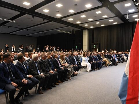 Cruce político: El peronismo calificó de «ficción» el balance de Frigerio y el oficialimo apoyó al gobernador